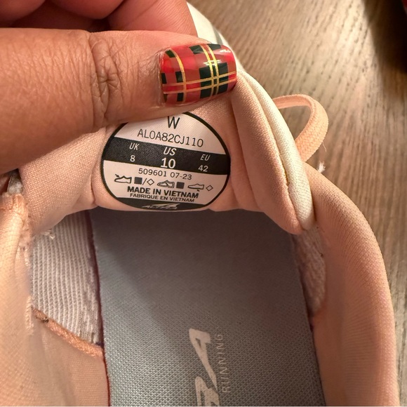 Altra FWD Experience Women's Peach and white Athletic Shoes - Picture 8 of 8